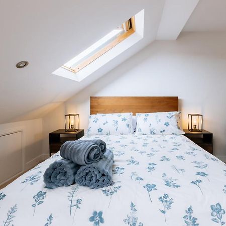 Luxury And Bright Bedrooms In Queens Park London Kültér fotó