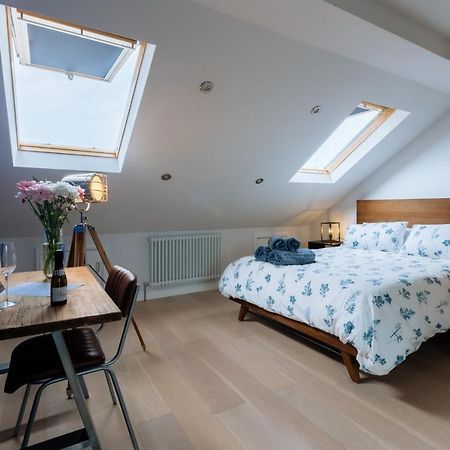 Luxury And Bright Bedrooms In Queens Park London Kültér fotó